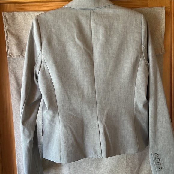 Tommy Hilfiger suit jacket - Picture 2 of 3